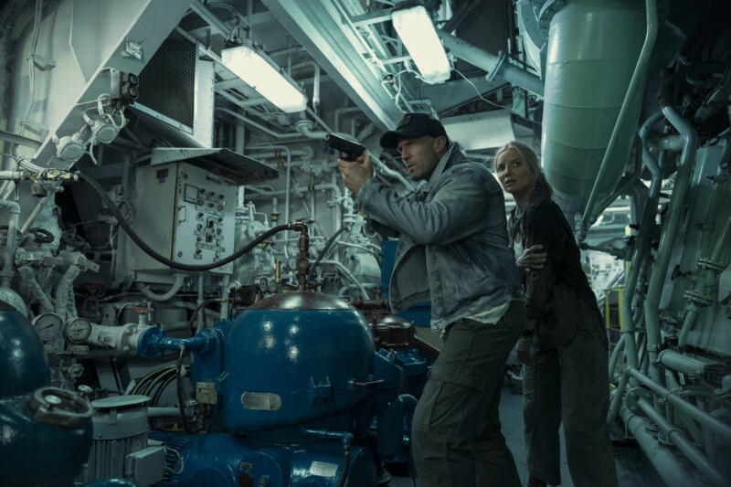Jason Statham as Cole Reed and Annabelle Wallis as Angie Ellis in Mutiny